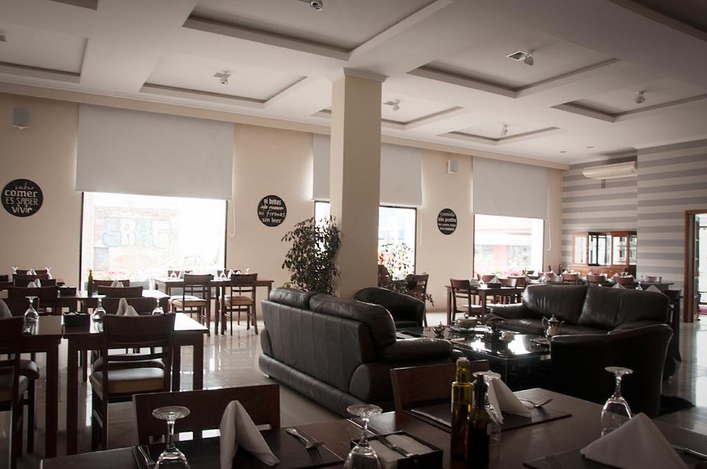 Hotel MAXIM Trinidad Buitenkant foto
